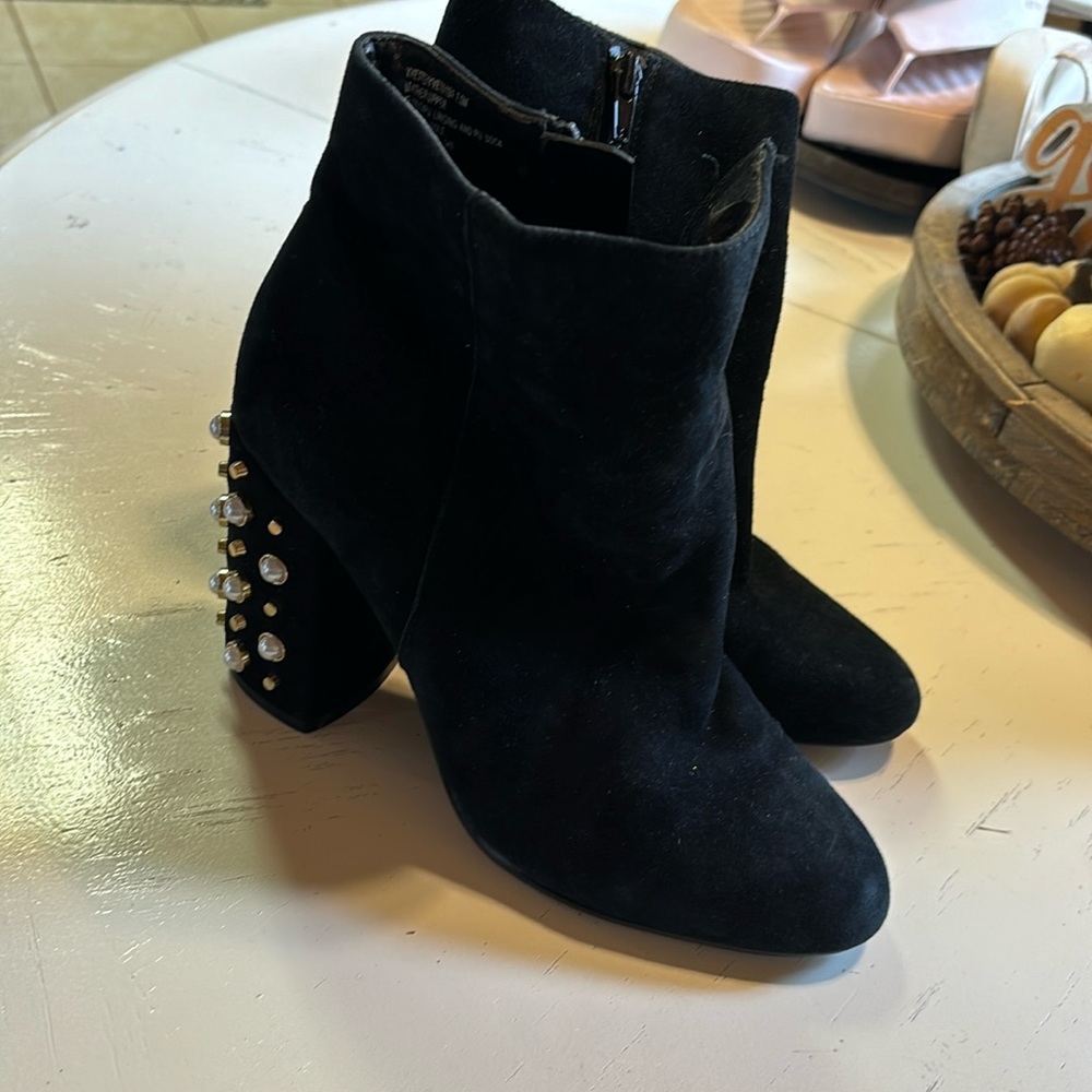 Steve Madden black and gold pearls studded boots